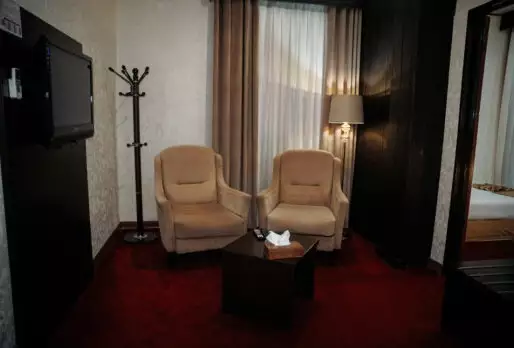 Alibaba https://cdn.alibaba.ir/ostorage/hotel-accommodation-images/6893651da1e6f83605b7dc6a_سوئیت یک خوابه دو نفره (1).webp